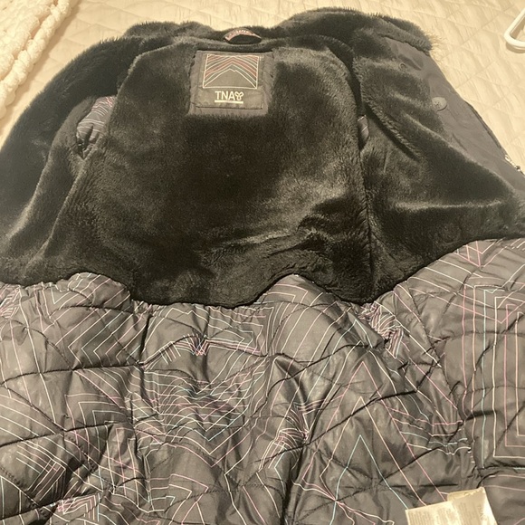 TNA winter coat size Large good condition - Picture 4 of 10
